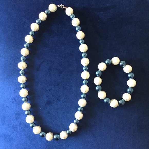 Jewelry - Necklace and Bracelet Set